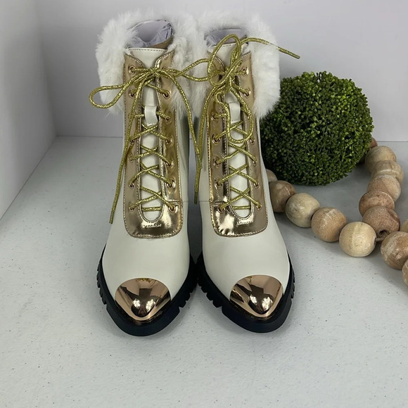 THINGS II COME
Women's Maliyana Luxurious Lace-Up Embellished Block-Heel Booties - Picture 4 of 12